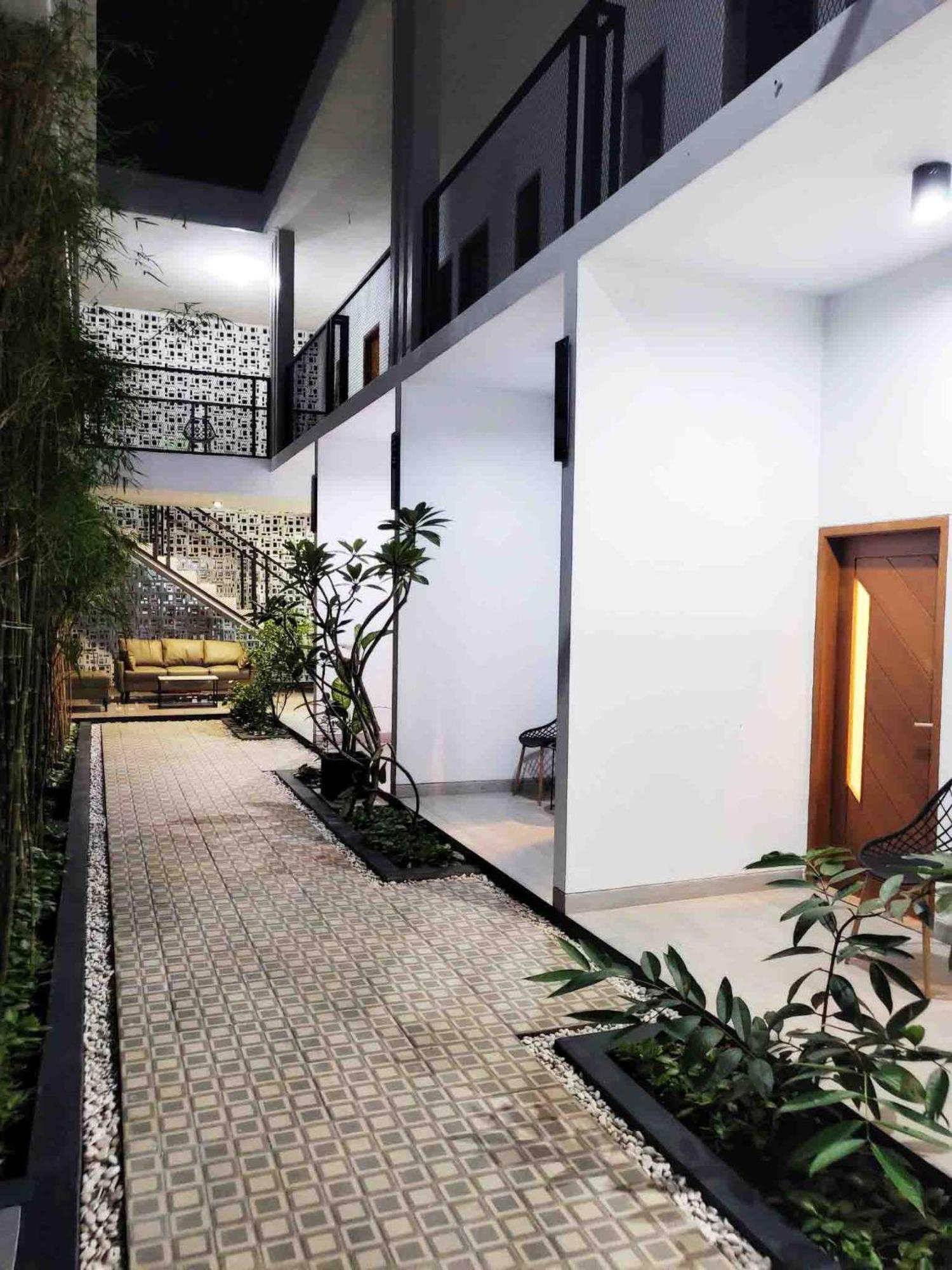 Cabin15 - Syariah Blitar Ngoại thất bức ảnh