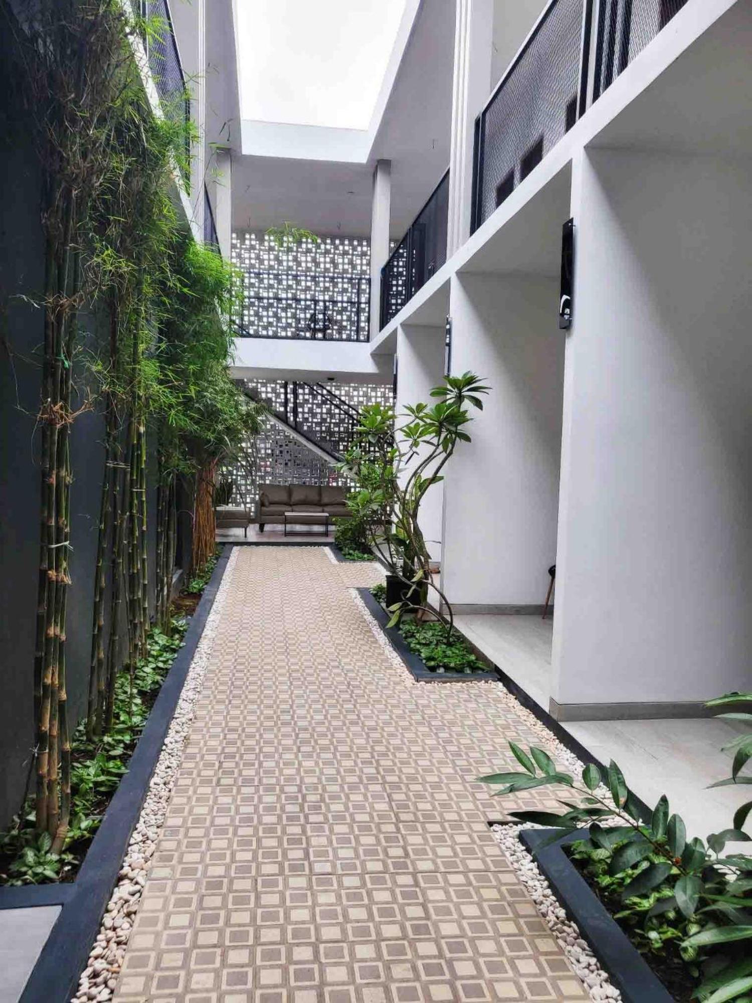Cabin15 - Syariah Blitar Ngoại thất bức ảnh